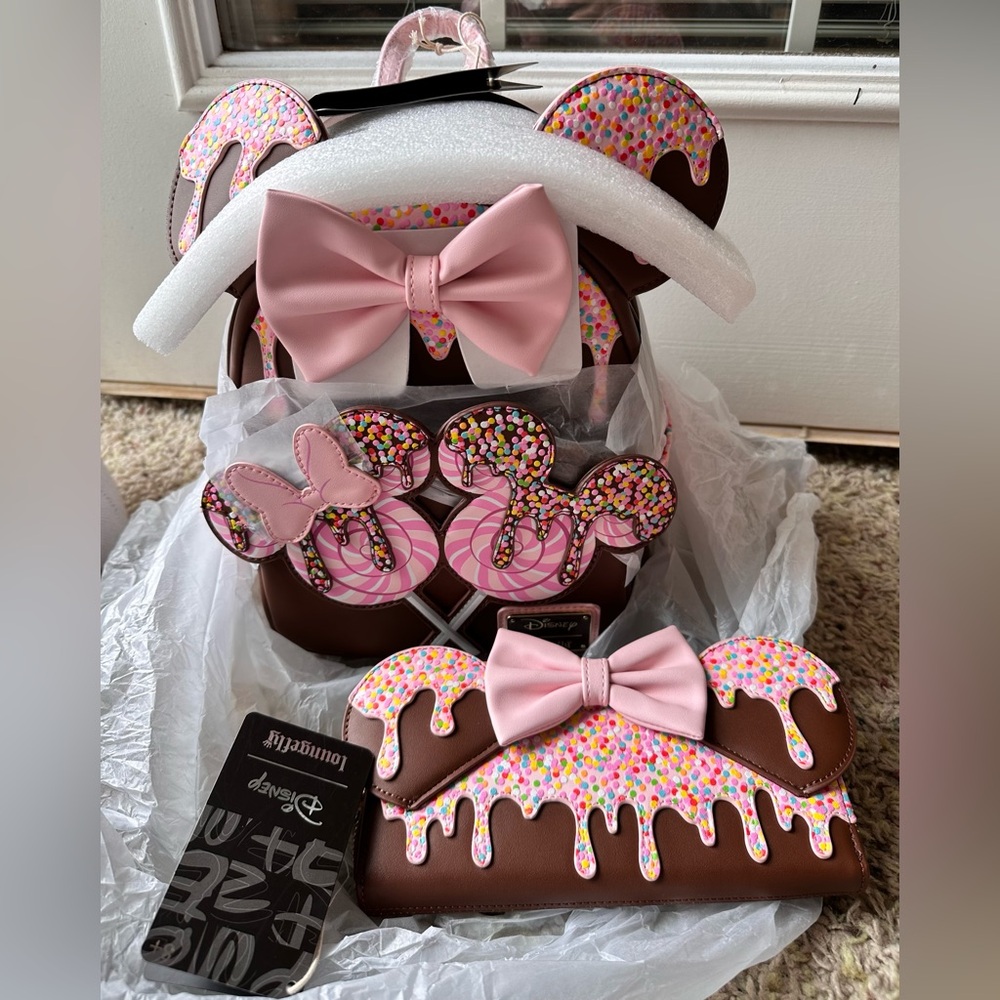 Loungefly Minnie Mouse Lolly Backpack & Wallet